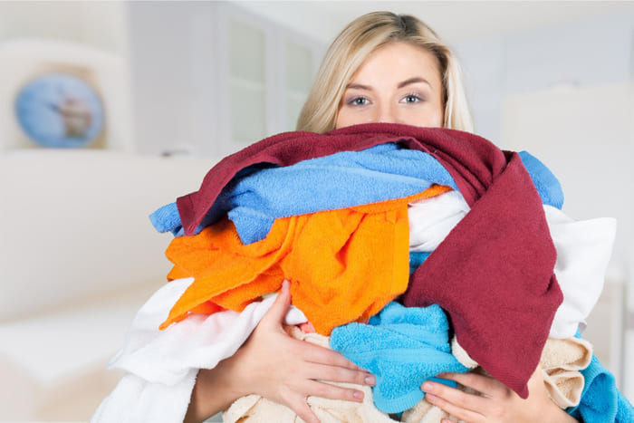 Подготовка белья и одежды к стирке